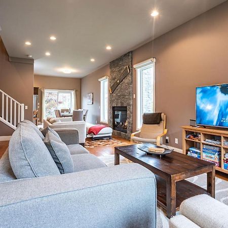 Aspen Lodge By Revelstoke Vacations Екстериор снимка