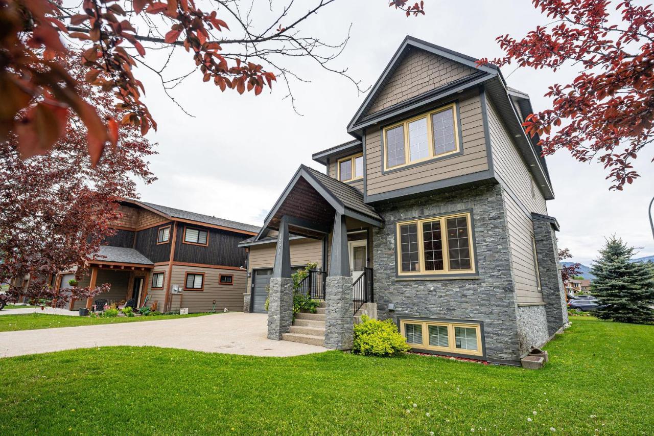 Aspen Lodge By Revelstoke Vacations Екстериор снимка