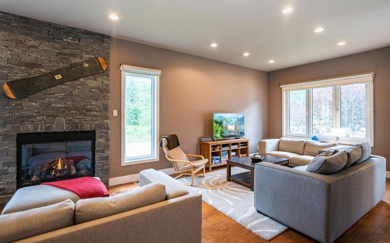 Aspen Lodge By Revelstoke Vacations Екстериор снимка