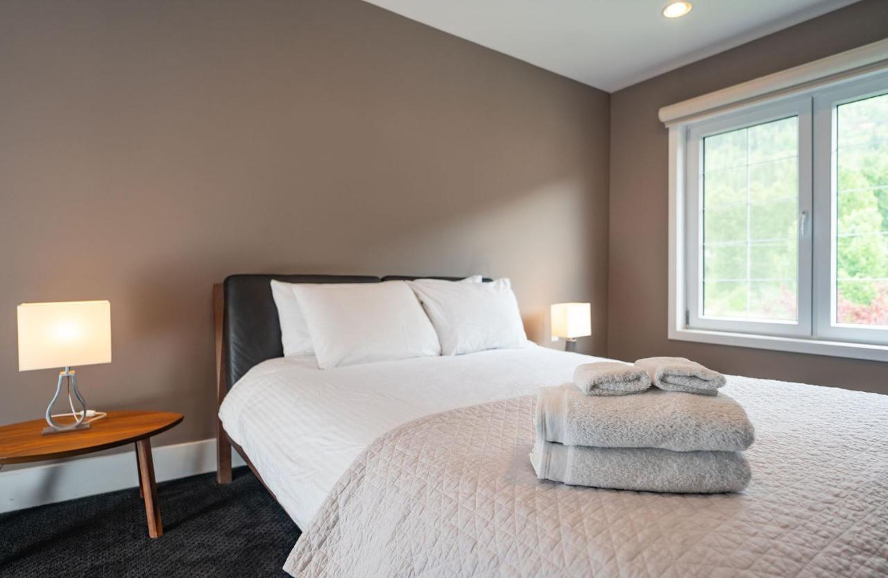 Aspen Lodge By Revelstoke Vacations Екстериор снимка